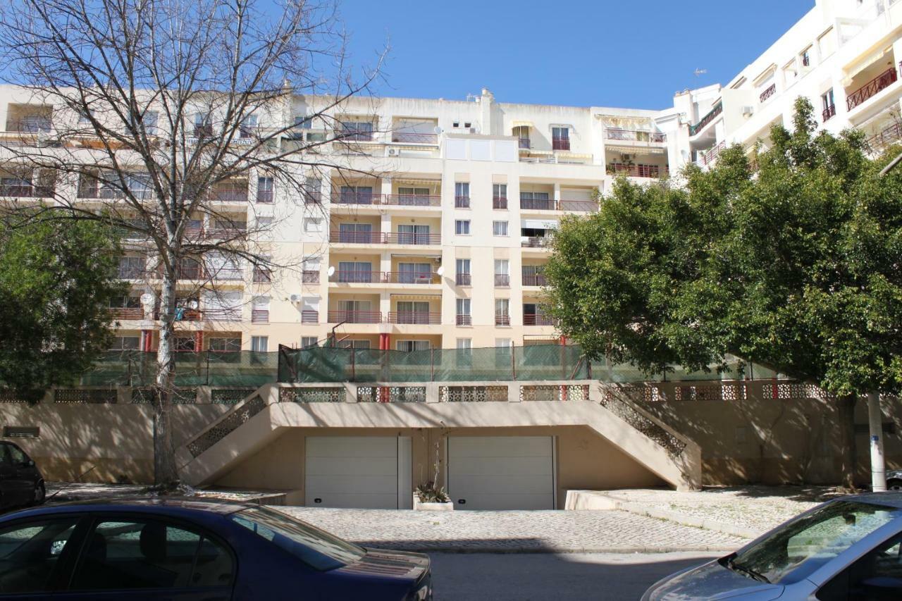 Edificio Caique C Armacao de Pera